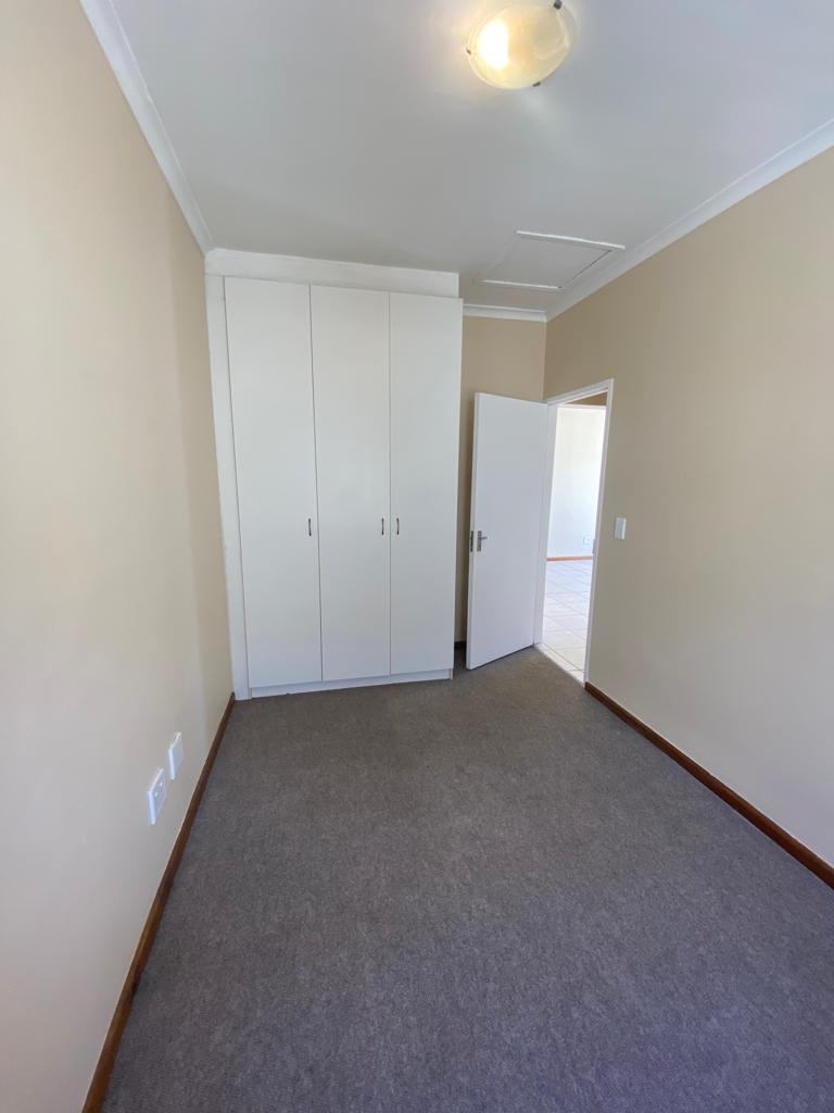 To Let 2 Bedroom Property for Rent in Guldenland Western Cape